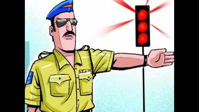 Bhayander: Woman cop fined for riding without helmet