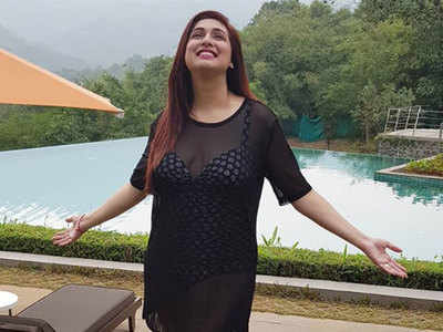 Vahbiz Dorabjee looks fab in monokini as she shares throwback picture from a vacay
