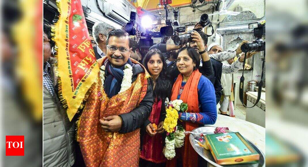 EC issues showcause notice to Arvind Kejriwal