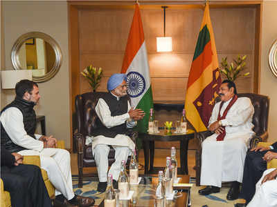 Manmohan, Rahul meet Sri Lankan PM Rajapaksa