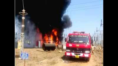 MP: Massive fire at Jaitpura power grid, 1.5 lakh consumers live in dark for 10 hours