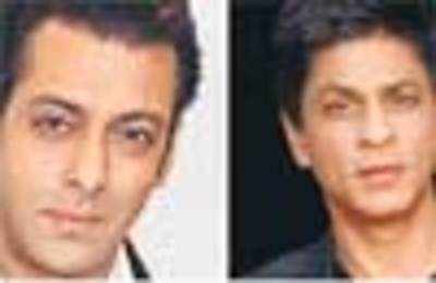 'Sallu, SRK face to face at Aamir's bash'