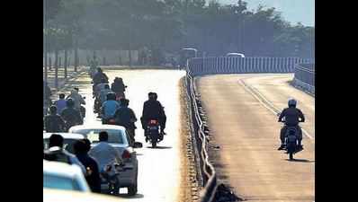Pune: BRTS lane confusion, no safety measures cost 35-year-old motorcycle rider his leg