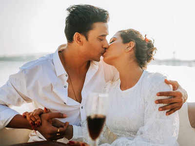 Yeh Hai Mohabbatein fame Anurag Sharma and wife Nandini enjoy honeymoon bliss; lock lips