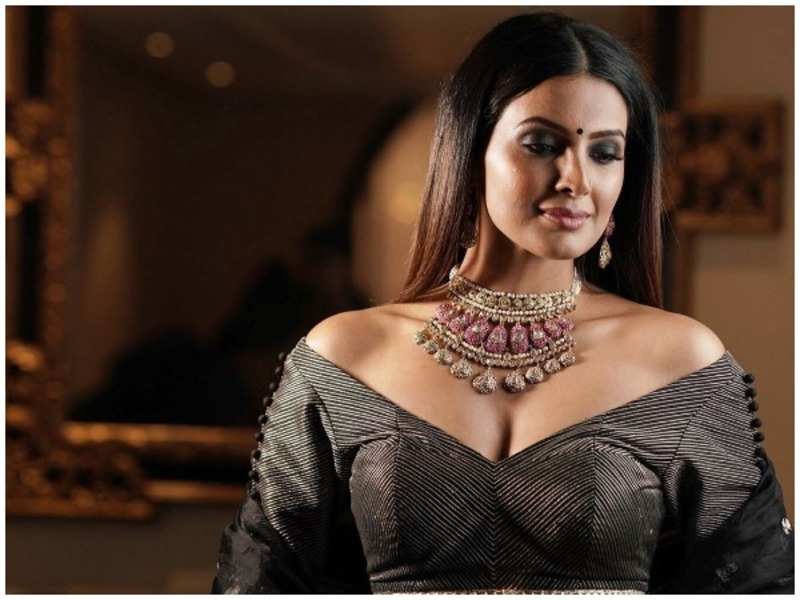 Geeta Basra Pursues Her Writing Dreams Hindi Movie News Times Of India While talking about her upcoming movie second hand husband geeta basra talks about the qualities that she needs in a. geeta basra pursues her writing dreams