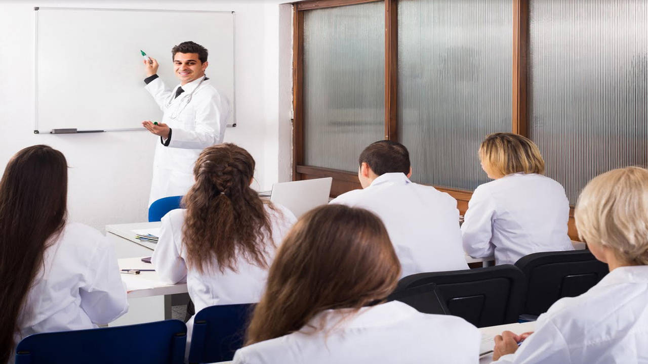 Private doctors can now teach medical students - Times of India