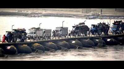 Magh Mela snan for kalpwasis who stayed back | Prayagraj News ...