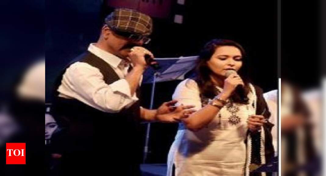 Black & white era songs brighten up musical evening Nagpur News