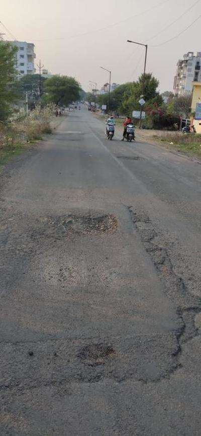 Pothole claims life, yet no case against contractor