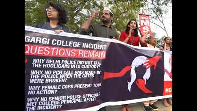 Ensure safety of women students: Delhi University to colleges after Gargi College 'molestation'