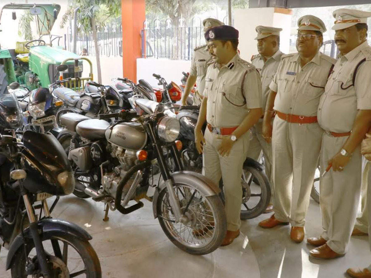 Andhra Pradesh Tirupati Urban Police Wing Arrest Interstate Thieves Recover Stolen Bikes And Tractors Amaravati News Times Of India