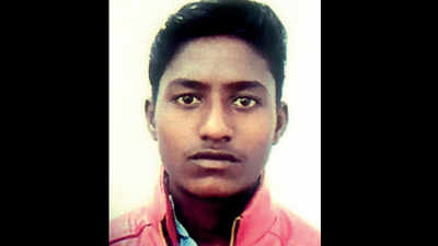 Lucknow: Scolded, teen flees home, found dead on railway tracks