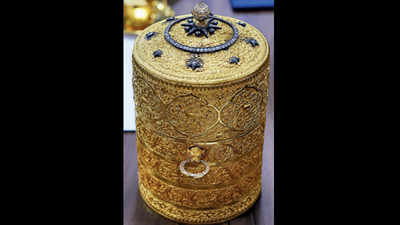 Thieves in jail, put tiffin box with diamonds on display: Nizam kin