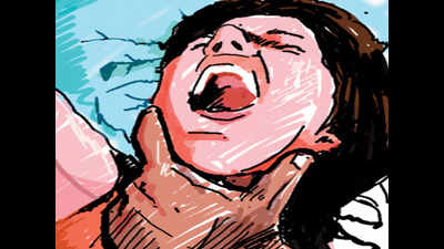 Man stabs teenage daughter for talking with boys : Nagpur