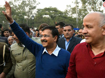 Arvind Kejriwal invites PM Modi for his swearing-in ceremony on Sunday