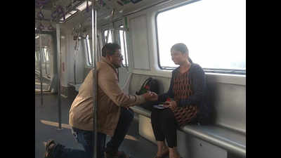 Kolkata: Man proposes to girlfriend in East-West ​​Metro's inaugural train on Valentine's Day