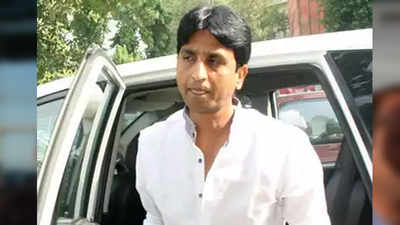 Hindi poet Kumar Vishwas's car stolen from outside his Ghaziabad residence, police file complaint