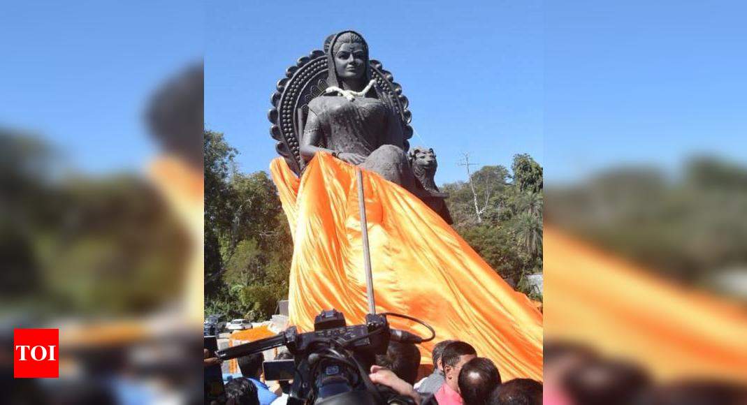 Rani Kamlapati’s statue unveiled hours before mayor’s term ends