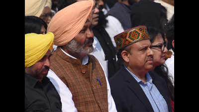 Vijender Gupta sole BJP MLA to attend swearing-in ceremony