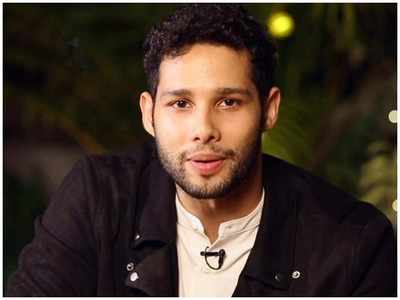 Here's what Gully Boy actor Siddhant Chaturvedi says on not winning Best Debutant trophy at the 65th Amazon Filmfare Awards 2020