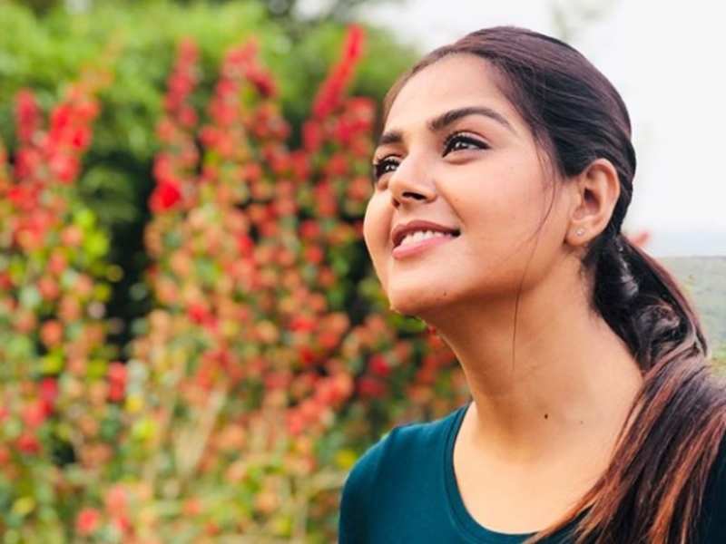 Monal Gajjar’s beaming smile in THIS click will brighten up your day ...