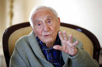 Author-Playwright A.E. Hotchner dead at 102