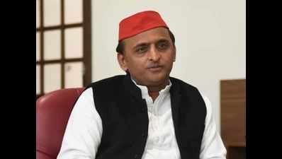 Threat to Akhilesh Yadav: SP members create ruckus in UP assembly, council