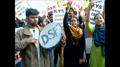 JNU students protest against CAA, NRC at Jantar Mantar