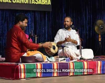 Changanassery Madhavan Namboothiri entertains with his classical notes
