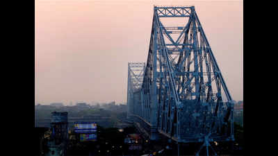 After fight, driver leaves bus on Howrah bridge