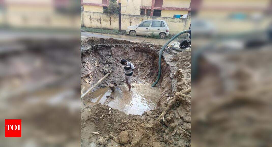 Damaged pipeline hits water supply in Janakpuri, adjacent areas, irks