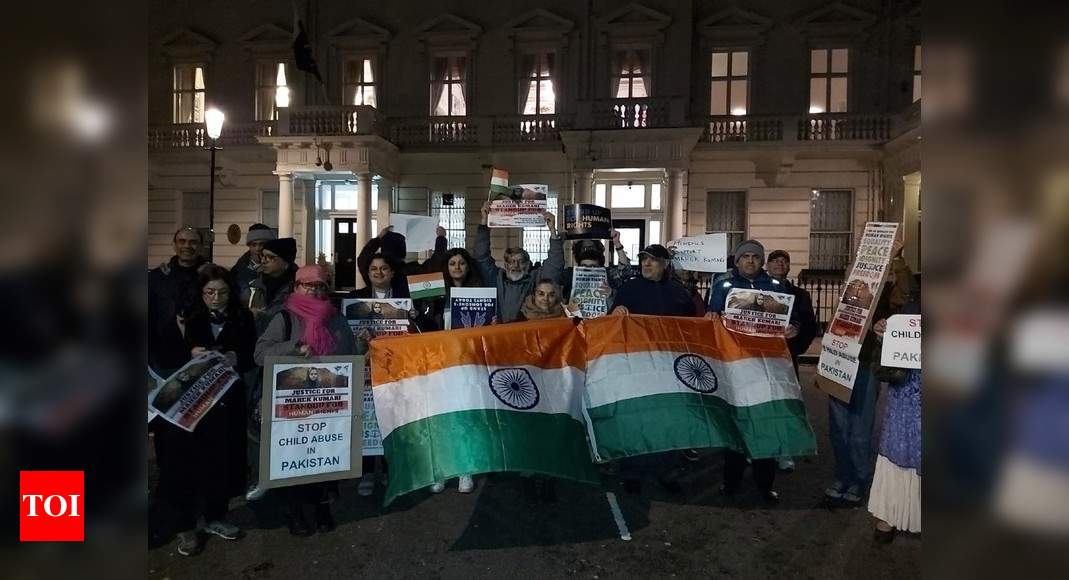 Indian Diaspora Protest Outside Pakistan High Commission In London Over