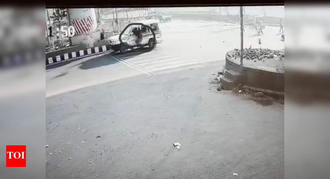 Biker loses life in bid to stop SUV after being hit in Delhi | Delhi ...