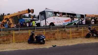At least 20 killed as Bengaluru-Kochi KSRTC bus collides with lorry