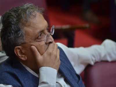 Have received no apology from Karnataka home minister: Ramachandra Guha