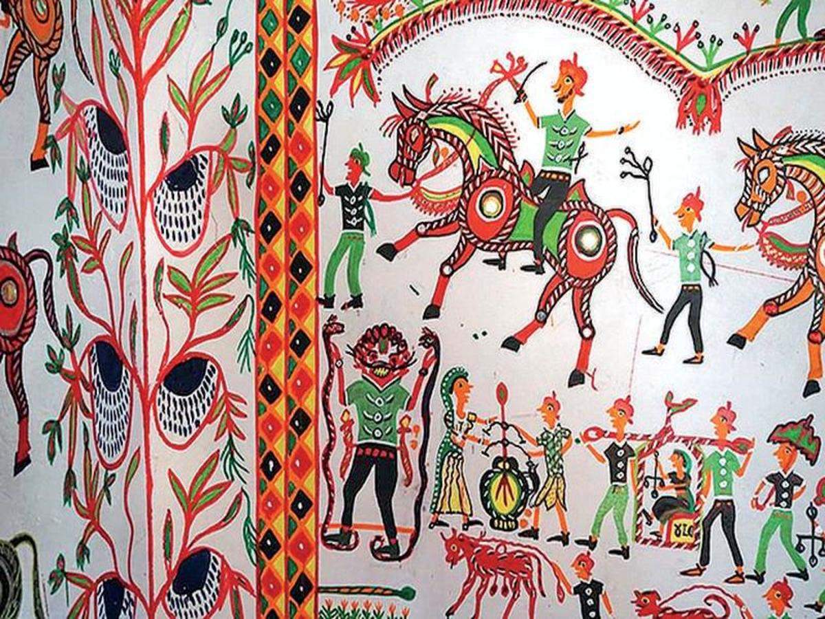 Changing client tastes reflect in traditional Pithora paintings | Vadodara  News - Times of India
