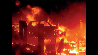 Kolkata: Workshop goes up in flames, 18 cars destroyed