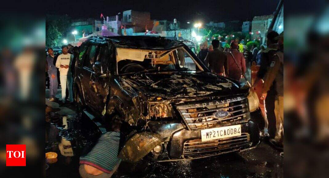 Bhopal Accident Today: Three killed as SUV plunges into pond in Madhya ...
