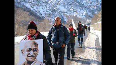 Bhopal: Gandhian padyatris on 14 thousand world march arrive in Armenia
