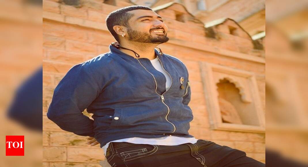 Lyricist Jaani is a die-hard Gulzar fan | Punjabi Movie News - Times of ...