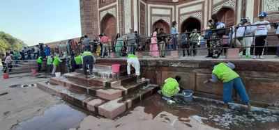 Shah Jahan, Mumtaz graves undergo ‘mud pack’ therapy