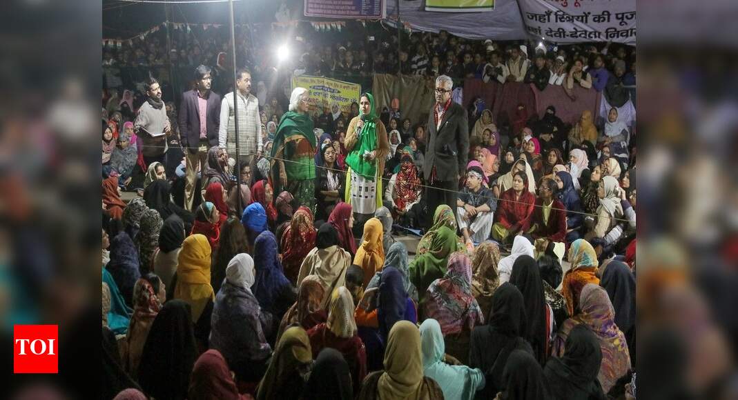 Protesters OK with opposite carriageway opening
