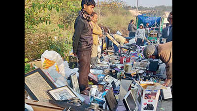 Delhi: Decade-long struggle for Chor Bazaar vendors may end with new address
