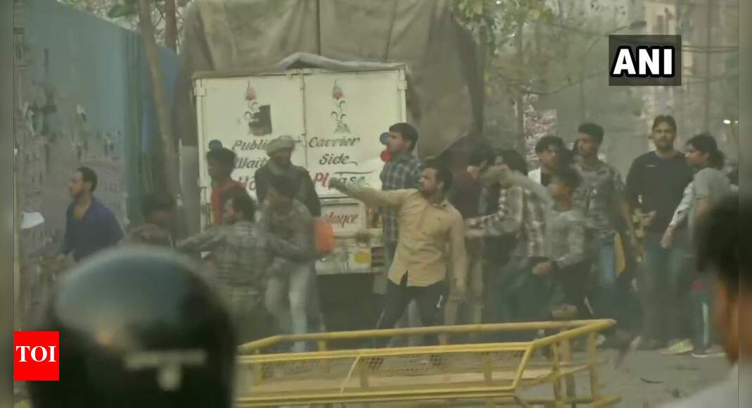 Clashes break out at anti-CAA protest in northeast Delhi
