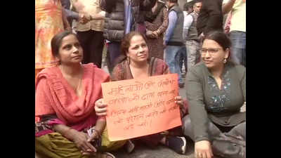 Jasola, Sarita Vihar residents protest against Shaheen Bagh blockade