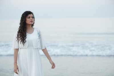 Savaniee Ravindrra sings her first Bengali song - Shon Re Shokhi ...