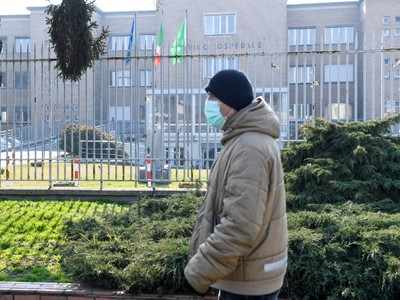 Italy Coronavirus cases surpass 100 as towns put on lockdown