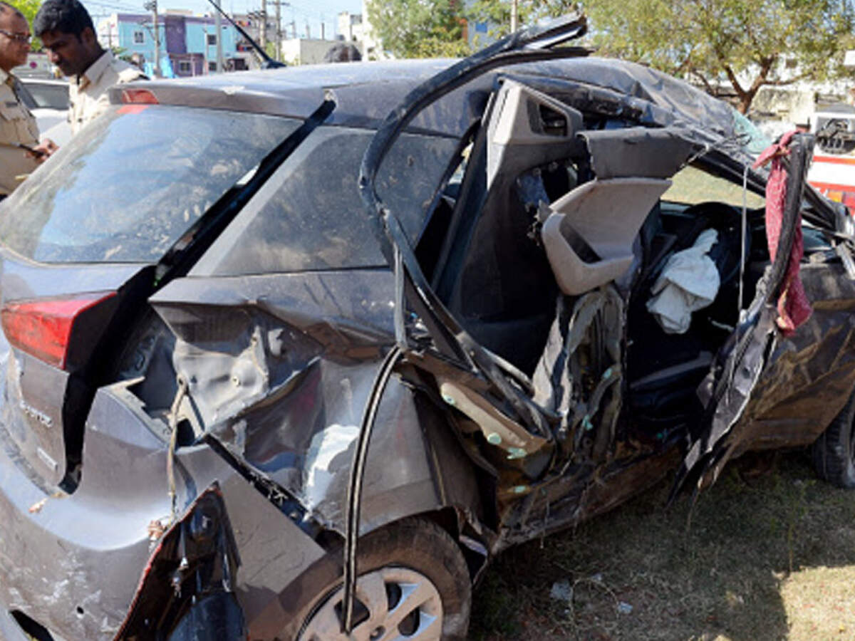 Car Crash Victims Still In Seats Dead 2 Killed In