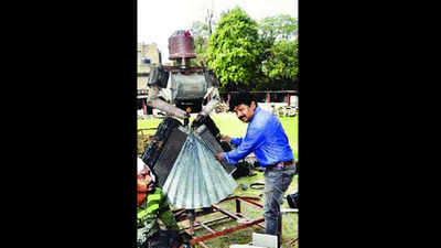 Nagpur: Creative minds make fine items from waste