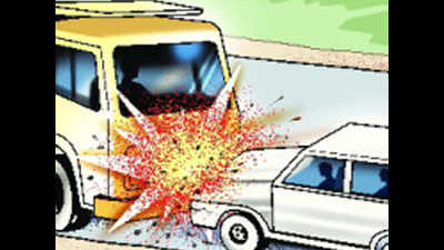 Gujarat: Four from Maharashtra die as car rams truck